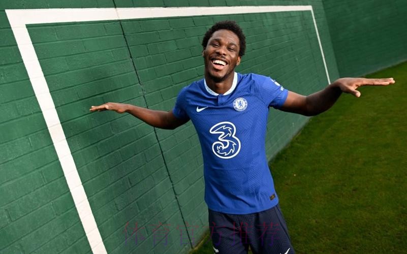 罗马诺：切尔西召回大卫-福法纳，正推动其永久转会