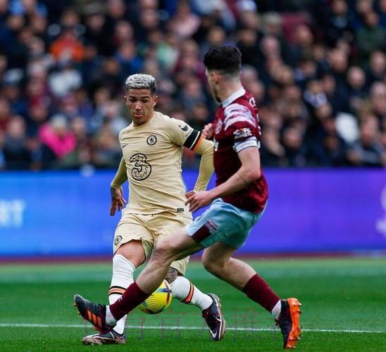 西媒:皇马可能会在冬窗出售或出租伊斯科等4人 西媒:皇马可能会在冬窗出售或出租伊斯科等4人