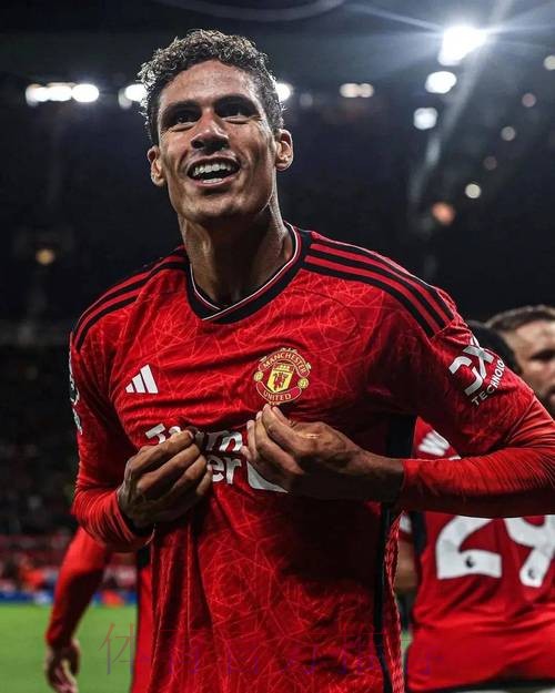 皇马将与曼联就瓦拉内谈判 若不续约首选出售